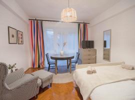 Vibrant & Cozy - A Colorful Bratislava Base, Hotel in Vinohrady