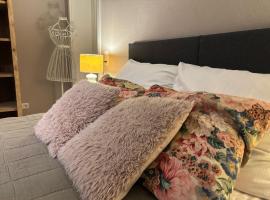 Gemütliche Ferienwohnung, See- und Stadtnah, hotelli kohteessa Schwerin