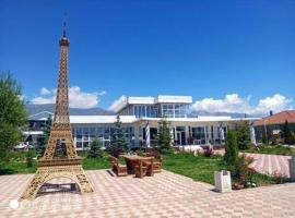 Paris hotel, Hotel in Chok-Tal