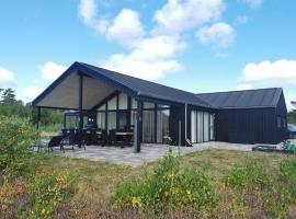 Panoramic Views and Luxurious Comfort on Ls Island, villa in &Oslash;sterby Havn