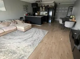 Cozy Shared Flat in Heart of Iceland near airport