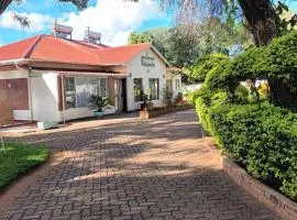 Crocodile Rock Lodge