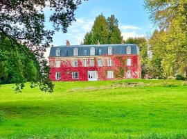 Ch&acirc;teau de Belleaucourt, hotel med pool i Coulommes-la-Montagne