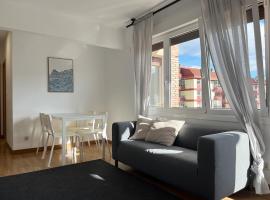 Cozy apartment with large balcony in Azkoitia: Azcoitia'da bir otel