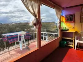 Uros Yolanda Uta, Isla Quechua