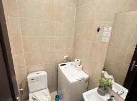 INCH Lazar Tower Apartments with 2 Bedroom and Parking near Palas, hotel a Iaşi