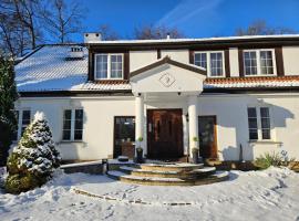 Folwark Historic Hotel, hotel in Warsaw