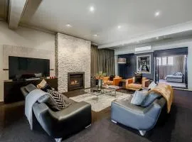 Heart of Hobart- Luxury exclusive stay