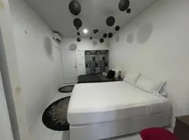 Uptown POS 2 bedroom WiFi, AC, coffee walkable to everything