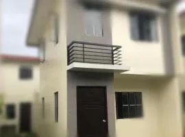 Charming 2-Bedroom Balanga Getaway with Ample Space