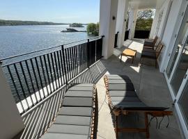 Apartment overlooking Skanderborg Lake with 8 beds，斯坎訥堡的飯店