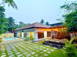 Abbi Holidays - Entire Private Villa with Swimming Pool - jaffna town, hotelli kohteessa Jaffna