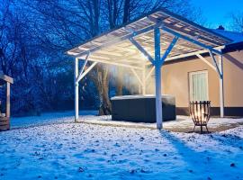 Varázslakos Tanya, hotel in Soltvadkert