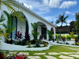 Casa De Made - Villas，Jembrana的飯店