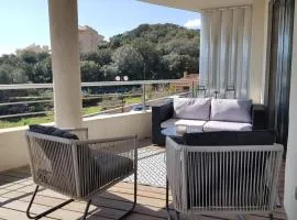 Beautiful modern 4-star apartment with swimming pool and Wi-Fi