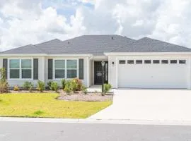 The Villages Retreat- Free Coffee Brand New