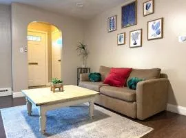 Entire house for big group-4 bedrooms -minutes from Hartford