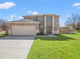 Downtown Access • Fenced Yard • Sleeps 10