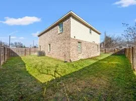 Downtown Access • Fenced Yard • Sleeps 10