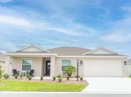 Brand New Designer Home - 5 minutes from East Port