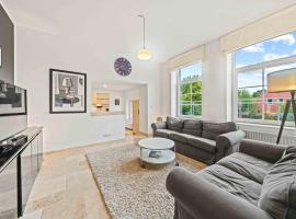 Schmuckstück an der Nordsee in Loquard, Hotel in Loquard