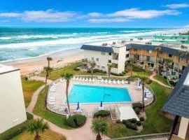 Ground floor Ormond Beach 2/2 condo with oceanview patio and beachfront pool