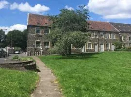 Superb Peaceful 1 bed apartment in St George.