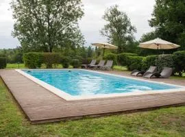 Domaine privé pour 28 personnes avec piscine chauffée