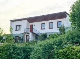 120 m² Ferienwohnung an der Ostsee、クリュツのホテル