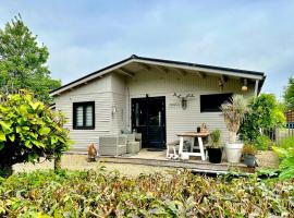 Our Woodhouse Resteigne, hotel di Mellet