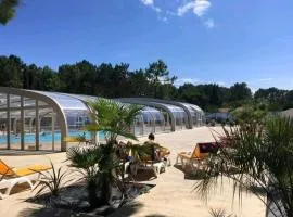 Séjour famille en Vendée - Mobil home 4 personnes avec terrasse & piscines