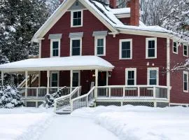 The Aurora Inn & Cottages