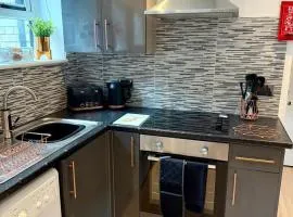 Brand New Studio Apartment - Sleeps 3