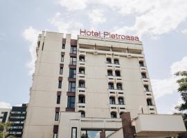 Hotel Pietroasa, hotel com estacionamento em Buzau