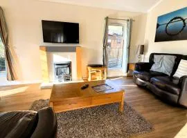 Family Friendly Lodge sleeping 5 with Hot Tub - Devon