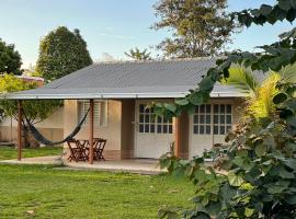 Casa Bouganville Espa&ccedil;o Inteiro, hotel con spa en Novo Air&atilde;o