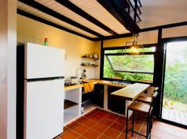 Casa Papaya, hotelli kohteessa Los Chacareños