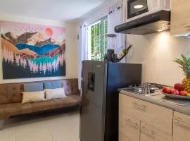 Beautiful NEW Apto, Fast Wifi, Great Location