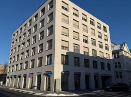 Apartament Skarbowa 1A LUX 4 & Parking, hotelli kohteessa Leszno