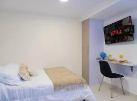 Beautiful NEW Apto, Fast Wifi, Great Location