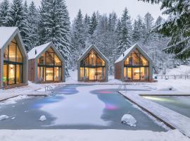 Drewniana Róża Willa i Domki nad Stawem, hotelli kohteessa Piechowice