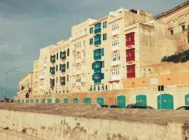 Modern Seaside Stay Sliema 2 Bedrooms 2 Bathrooms P2