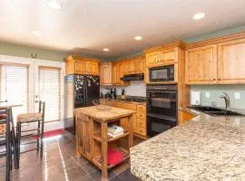 MH 911 | Luxurious Mountain Retreat Near Snowbasin