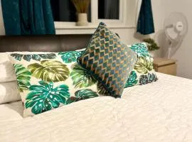 SIRIUS A INN - Cowsley Rd - 3 Bed House