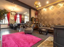 Altes Schwesternhaus - Homesite Apartments - bis 20 Personen, hotel v mestu Weibern