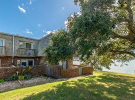 Angels Above K1500 Two BR Condo, 2 Pools, Tennis, Pier, apartamento en Sound Side