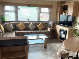Luxury Seaview Retreat 8 berth beds made up for arrival FREE WIFI