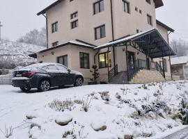 루커르에 위치한 호텔 Roua Dimineții