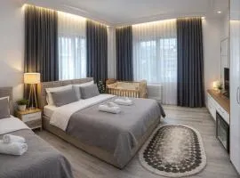 Guest House Nuhellari - Quiet family stay near Osumi Canyons