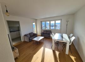 Panoramic view in quiet but central place just 20 minutes from Zurich HB - Address is Langsamstig 13 and not 10, hotel i Lenzburg